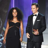 Kerry Washington y Tony Goldwyn en la gala de los Emmy 2016