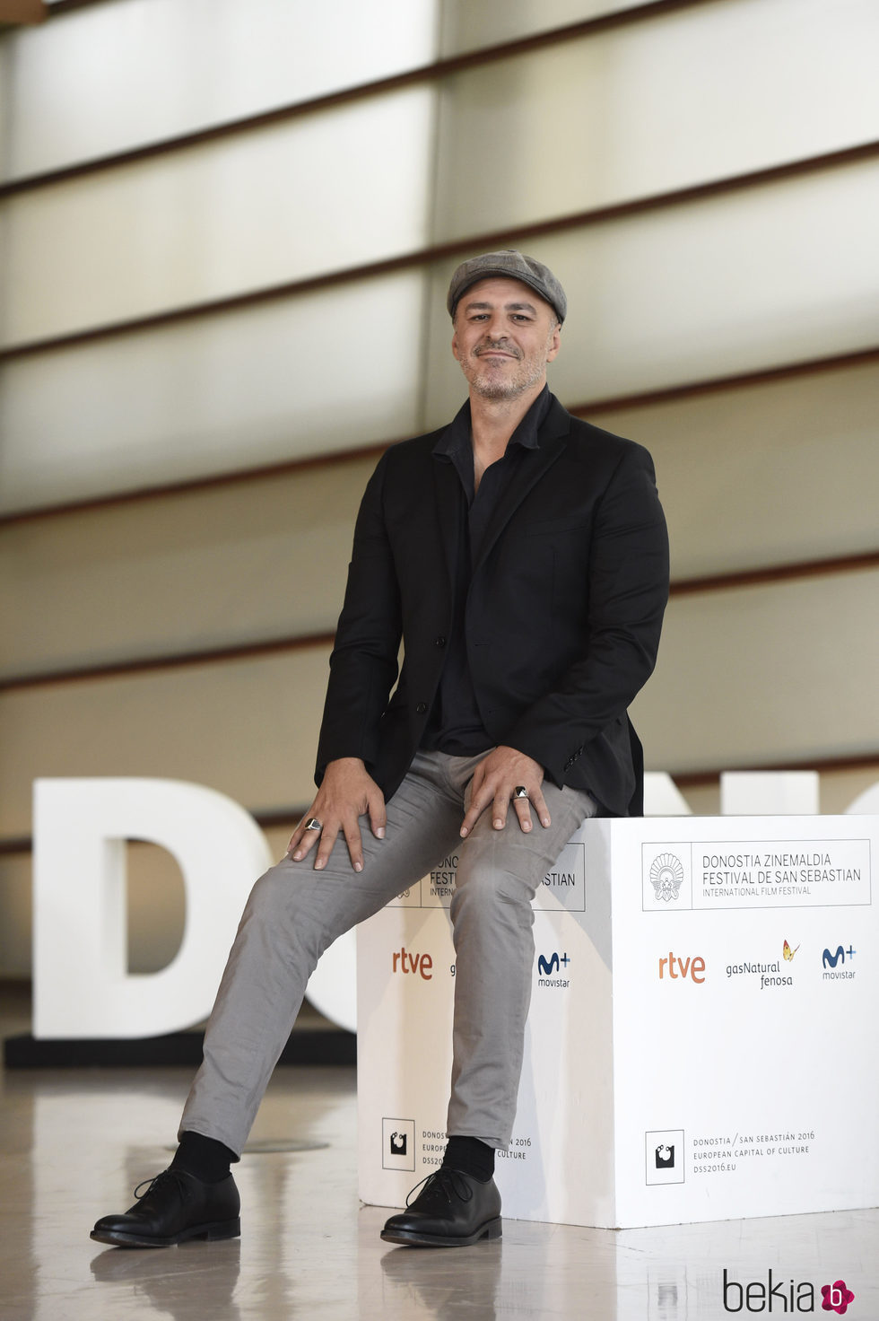 Roberto Álamo en la presentación de 'Que Dios nos perdone' en el Festival de Cine de San Sebastián 2016.