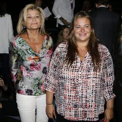 Cari Lapique y Caritina Goyanes en el desfile de Jorge Vázquez colección primavera/verano 2017 en la Madrid Fashion Week