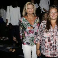 Cari Lapique y Caritina Goyanes en el desfile de Jorge Vázquez colección primavera/verano 2017 en la Madrid Fashion Week