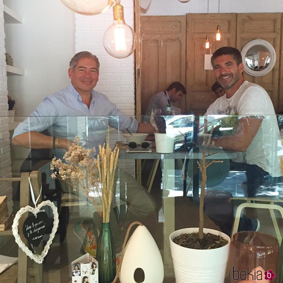 Boris Izaguirre y Toño Sanchís comiendo juntos