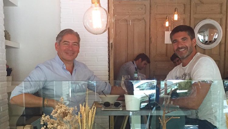 Boris Izaguirre y Toño Sanchís comiendo juntos