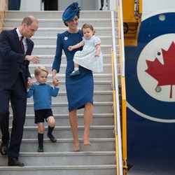 Los Duques de Cambridge y los Príncipes Jorge y Carlota llegan a Canadá para un viaje oficial