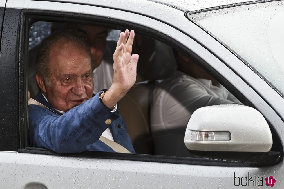 El Rey Juan Carlos a su llegada a Cartagena de Indias para la firma de paz entre Colombia y las FARC