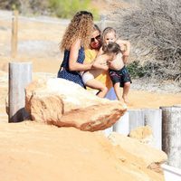 Elsa Pataky con sus hijos, su madre y su cuñada en Formentera