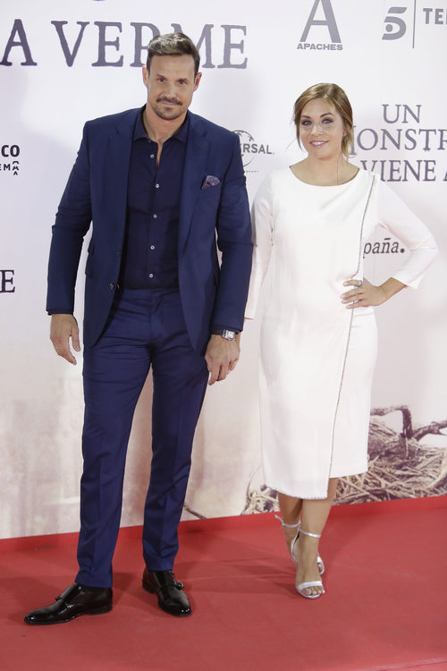 Leire Martínez y Jacobo Bustamante en el estreno de 'Un monstruo viene a verme'