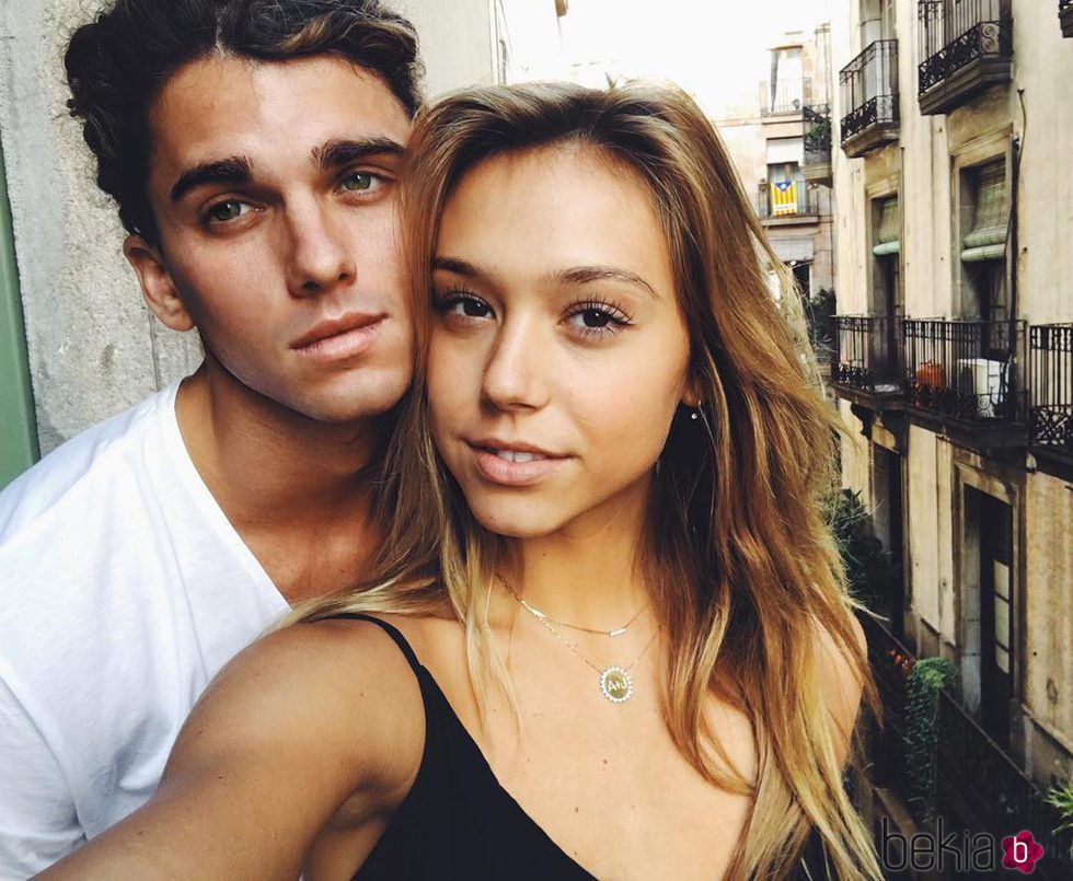 Jay Alvarrez y Alexis Ren, la pareja de influencers