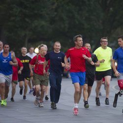 Federico de Dinamarca corriendo en una carrera para veteranos en Washington