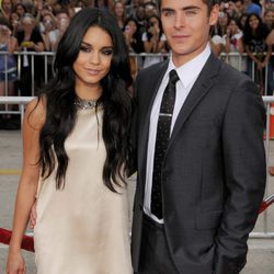 Vanessa Hudgens y Zac Efron en el estreno de 'Siempre a mi lado'