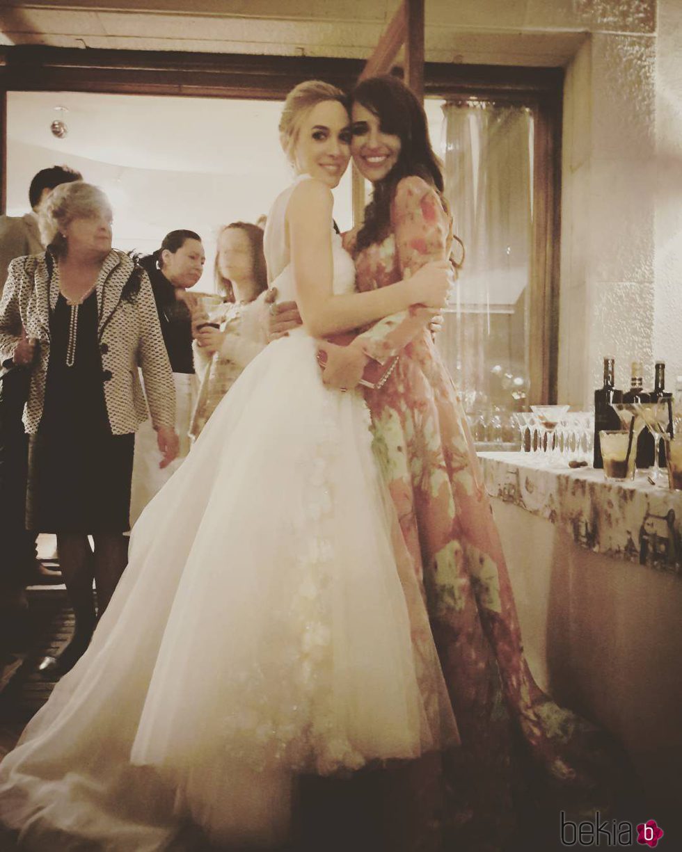 Marta Hazas con Paula Echevarría el día de su boda