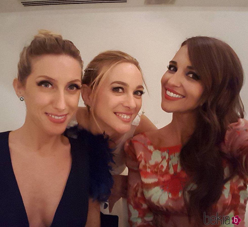 Marta Hazas con Paula Echevarría y Cecilia Freire el día de su boda