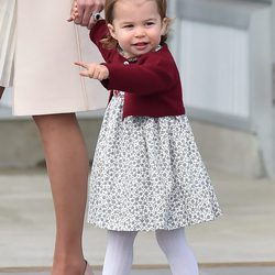 Carlota de Cambridge despidiéndose de Canadá