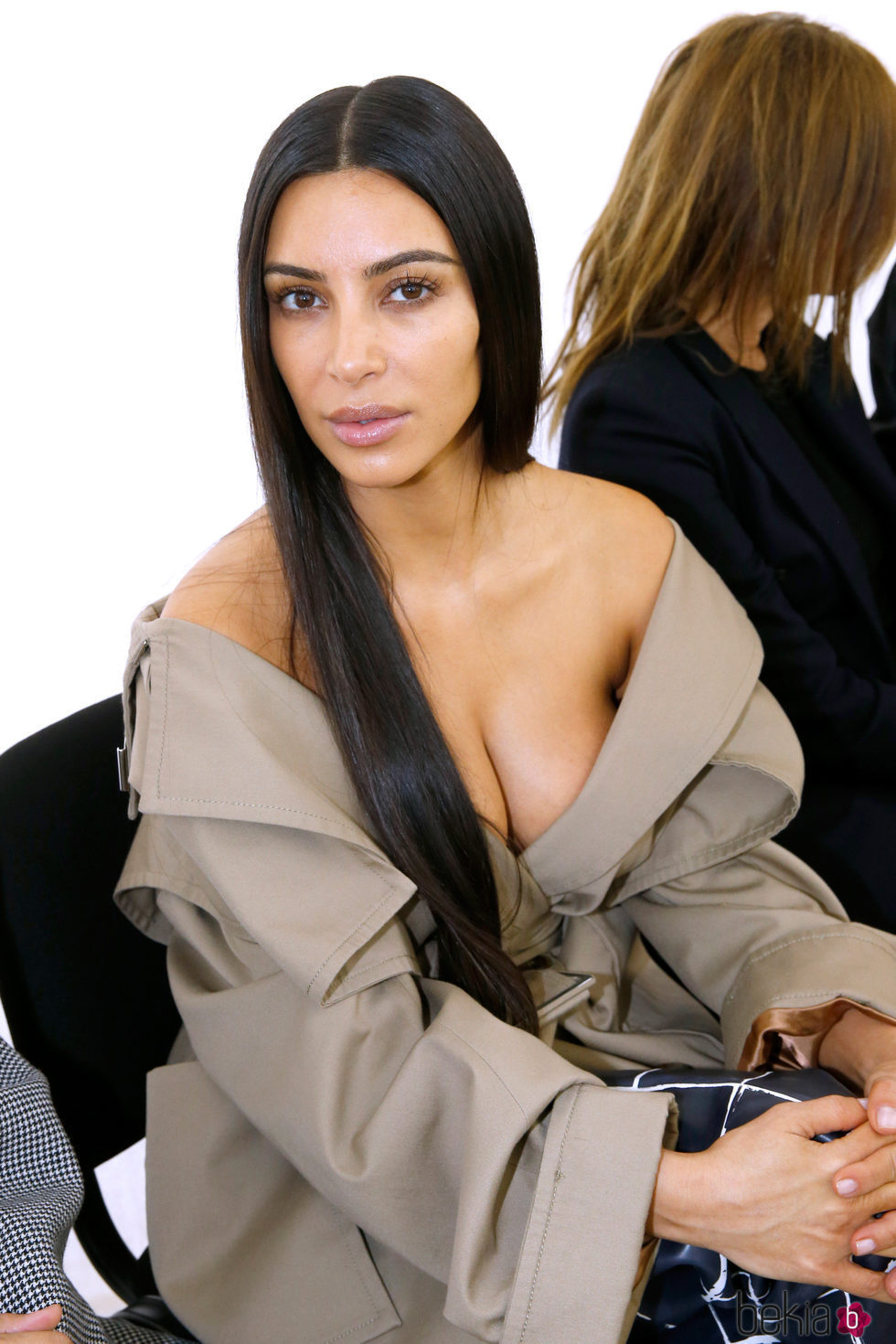 Kim Kardashian en el desfile de Balenciaga en la Paris Fashion Week