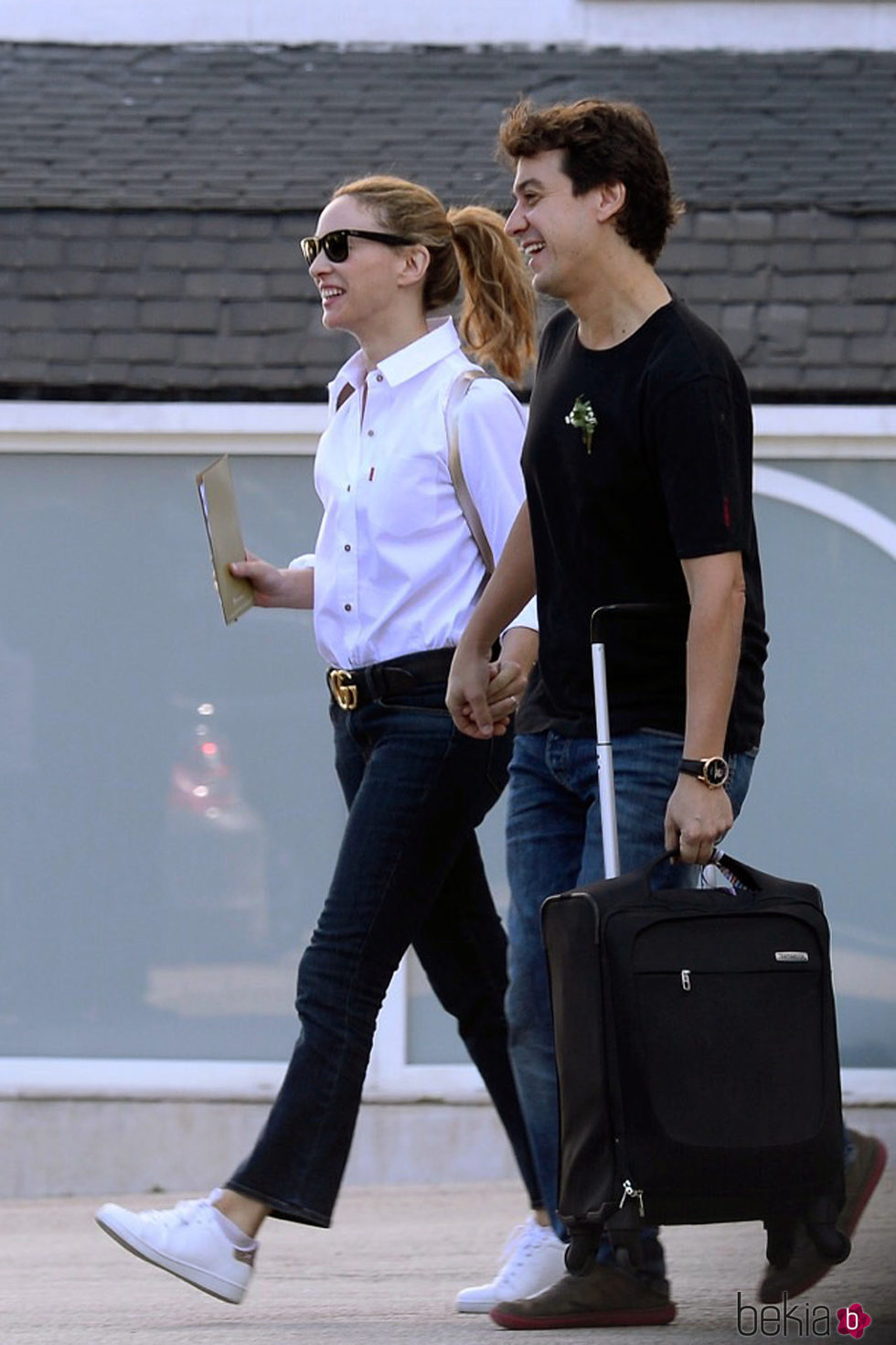 Marta Hazas y Javier Veiga saliendo del hotel en el que pasaron su noche de bodas