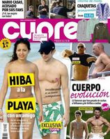 Hiba Abouk pillada en la playa en la portada de Cuore